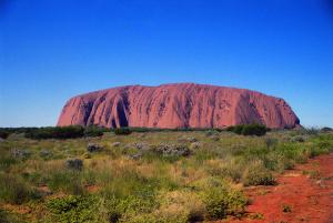 V aboridinskm jazyce jej nazvaj Uluru (Ayers Rock).