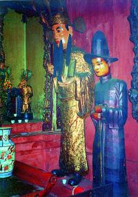Panoptikum z buddhistick svatyn Posvtn elvy v centru Hanoje.
